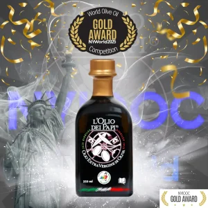 olio dei papi Bottiglia premiata con sfondo New York olio extra vergine